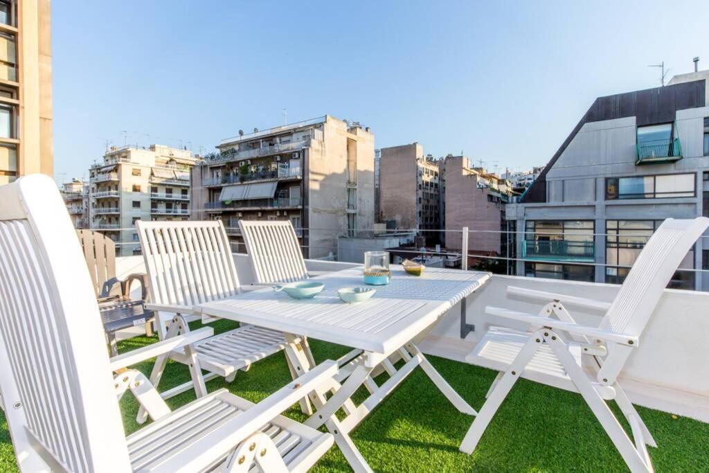 Neoclassical Flat With 2 Bedrooms In بيرايوس المظهر الخارجي الصورة
