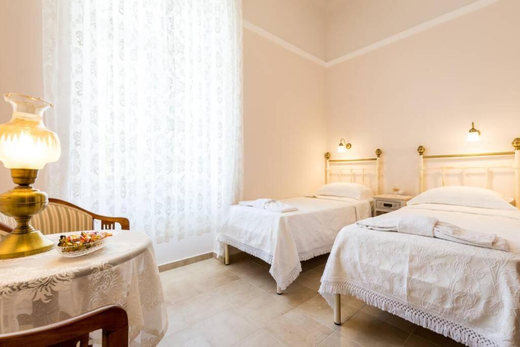 Neoclassical Flat With 2 Bedrooms In بيرايوس المظهر الخارجي الصورة
