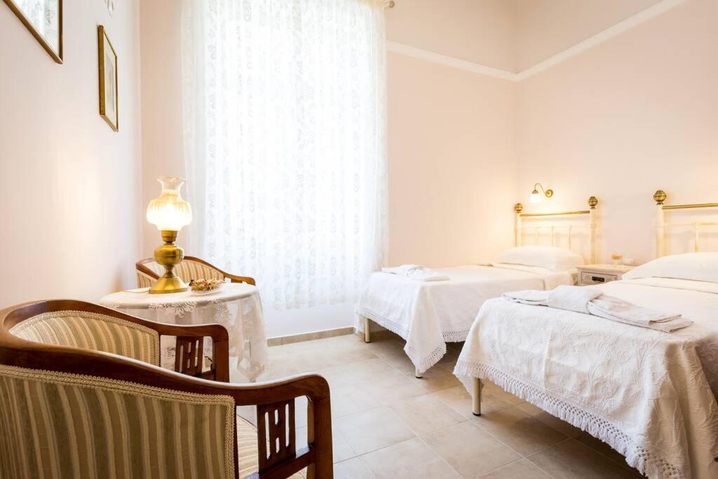 Neoclassical Flat With 2 Bedrooms In بيرايوس المظهر الخارجي الصورة