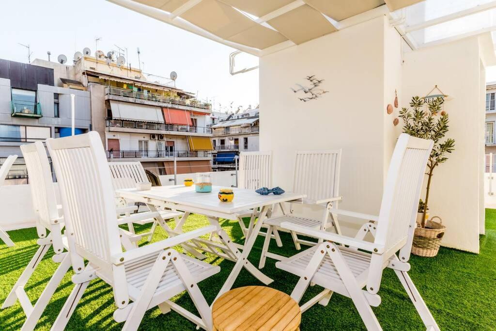 Neoclassical Flat With 2 Bedrooms In بيرايوس المظهر الخارجي الصورة