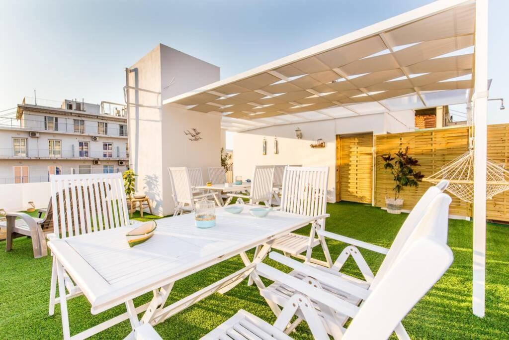 Neoclassical Flat With 2 Bedrooms In بيرايوس المظهر الخارجي الصورة