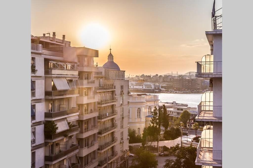 Neoclassical Flat With 2 Bedrooms In بيرايوس المظهر الخارجي الصورة