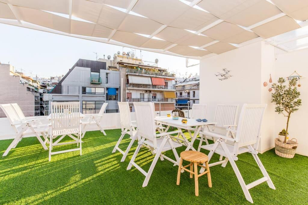 Neoclassical Flat With 2 Bedrooms In بيرايوس المظهر الخارجي الصورة